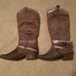 Western Suede Boots